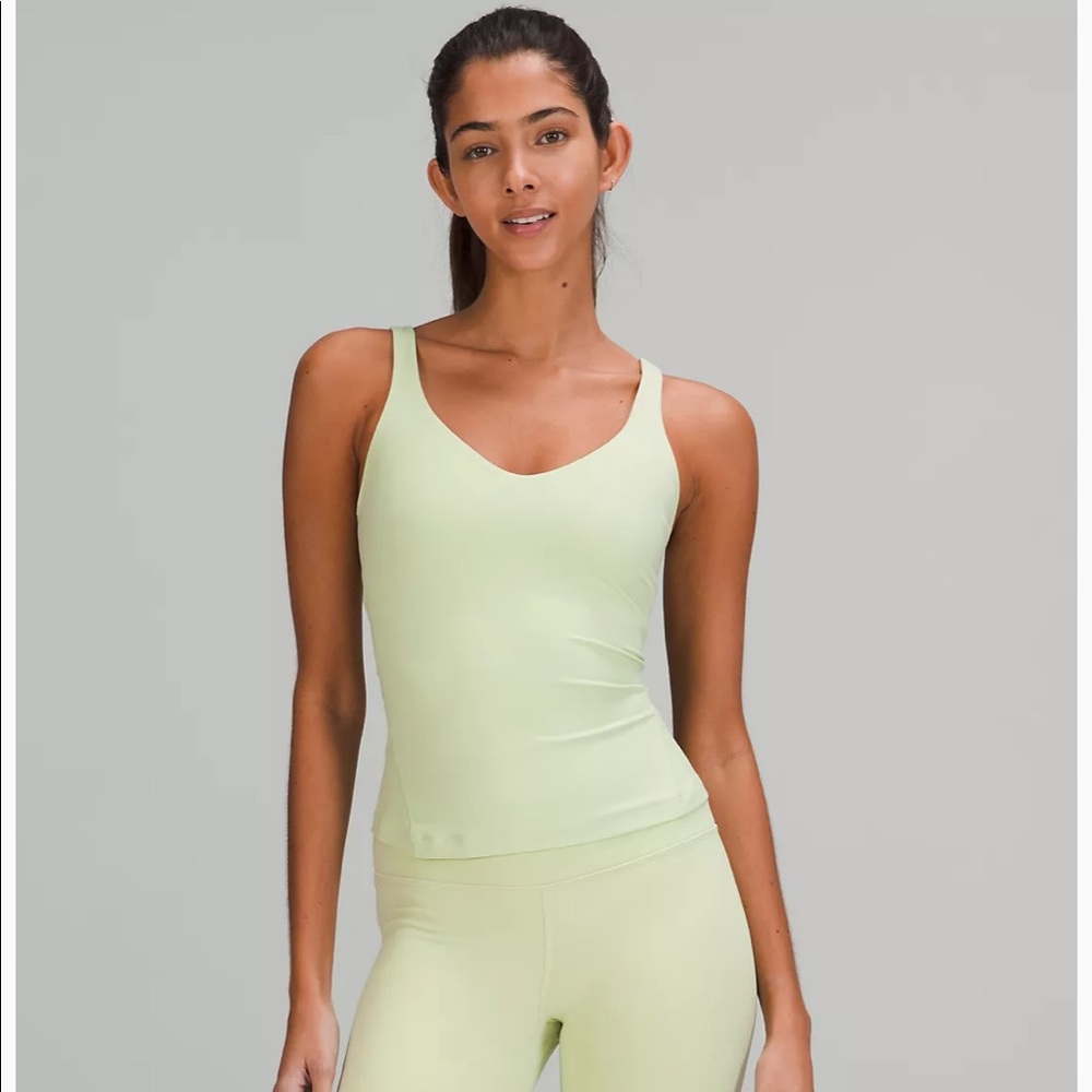 BNWT! Size 4 lululemon Align™ Waist-Length Tank Top in color CREAMY MINT💚🍀